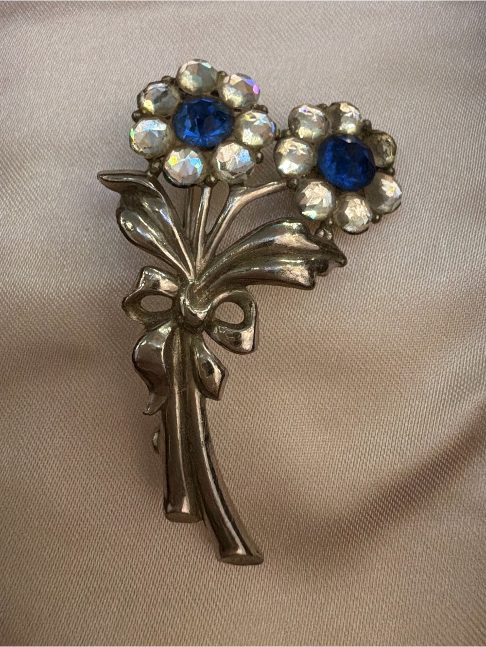 1940s Retro Silver Tone Blue Rhinestone Flower Bouquet Brooch Pin